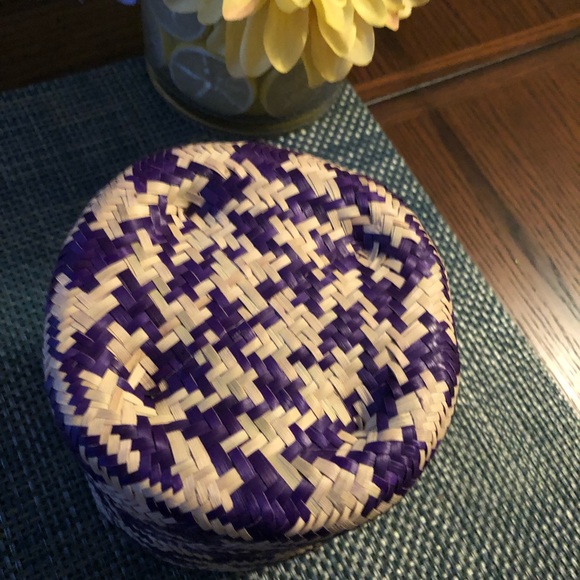 2 for $15 - Handcrafted Gallito palm leaf basket - purple from Oaxaca, Mexico. - Picture 4 of 10